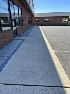 Extreme Landscaping Logo