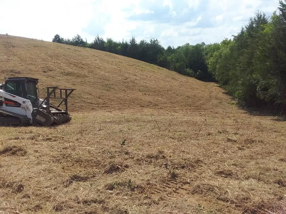 Top-rated lawn mowing service in Greeneville, TN - Extreme Landworxs