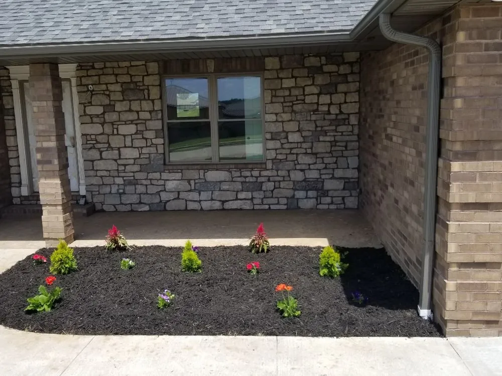 Expert yard maintenance in Jefferson City, MO by Extreme Lawn and Landscape