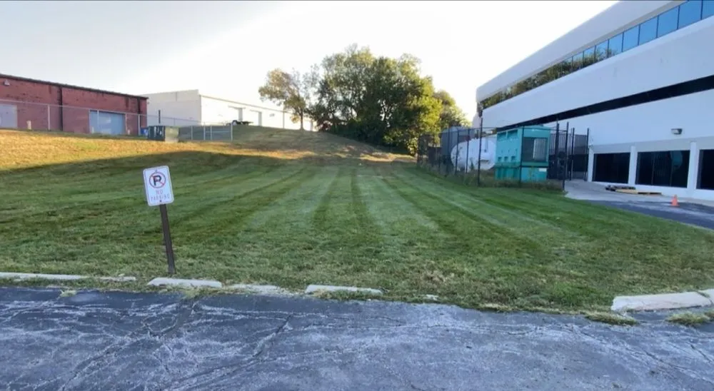 Reliable yard cleanup service in Omaha, NE by Extreme Lawn And Landscape