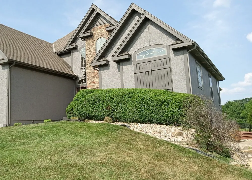 Trusted landscape installation for year-round maintenance in Kansas City, MO by Extreme Lawn Care