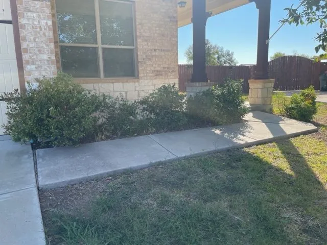 Trusted yard maintenance with custom design across Killeen, TX - Extreme Lawn Care Lawn Company