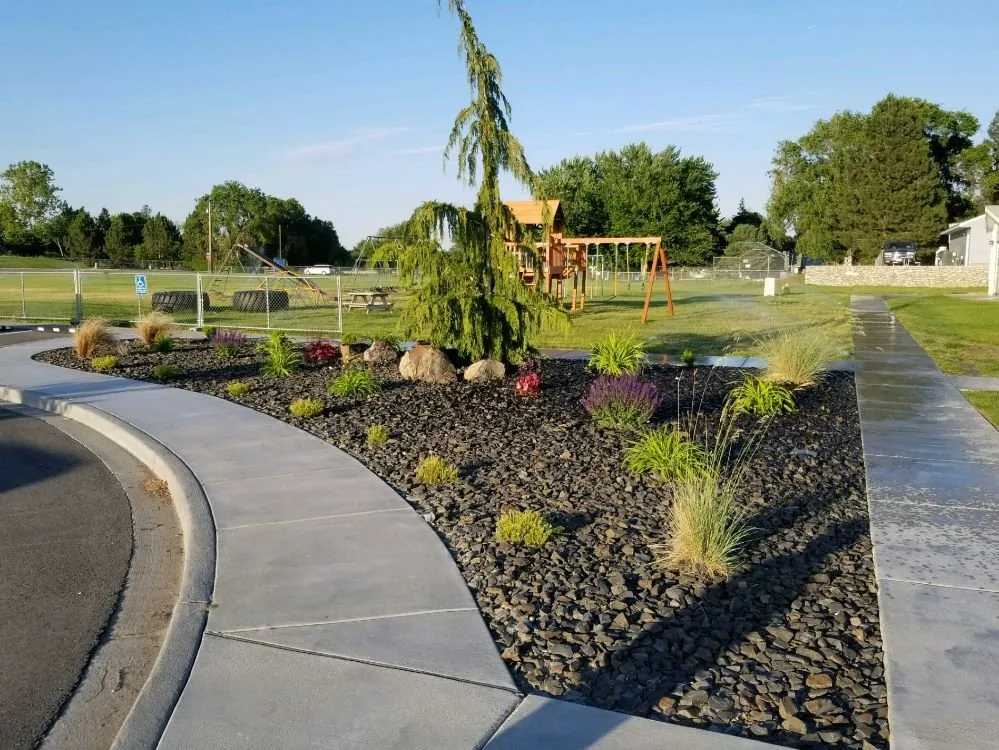 Top-rated garden landscaping experts serving Pasco, WA - Extreme Lawn Services and Pest Control