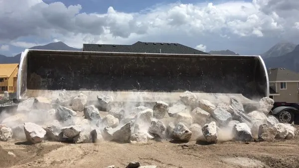 Extreme Rockwalls and Landscaping Logo