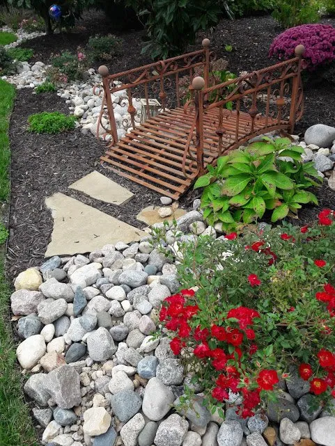 Trusted lawn mowing service with custom design across Olathe, KS - Eyedeal Lawn Care Systems