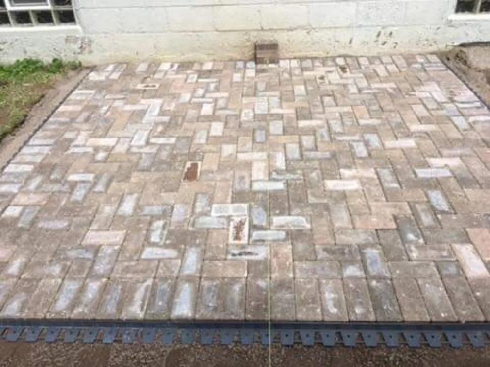 Trusted garden landscaping for year-round maintenance in Davenport, FL by Ez Az 123 Services