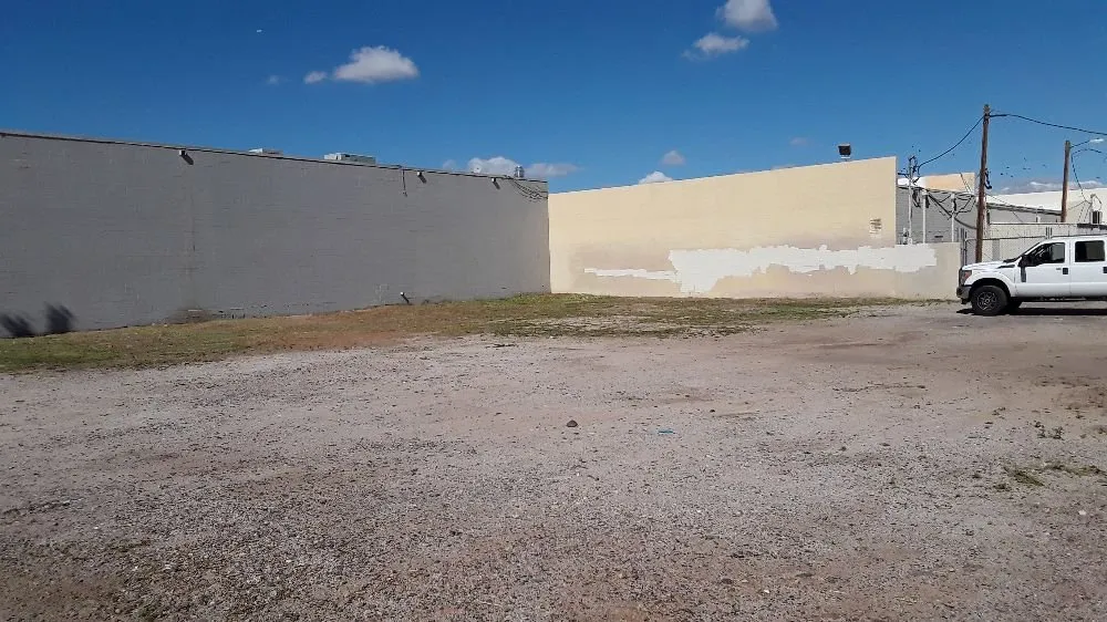 Custom landscaping services experts serving Tempe, AZ - EZ Breezy LawnCare