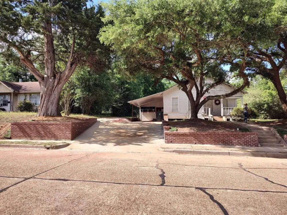 Affordable yard maintenance for outdoor upgrades across Roganville, TX - EZ Clips Landscaping