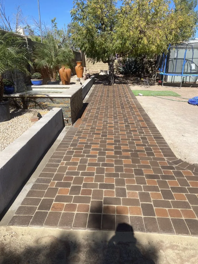 Expert lawn mowing service experts serving Tucson, AZ - EZ Custom Design