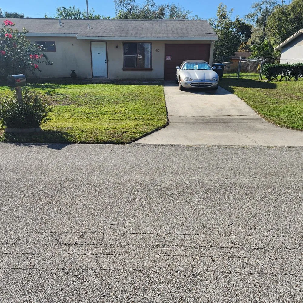 Top-rated garden landscaping for outdoor upgrades across Palm Bay, FL - EZ does it lawn care