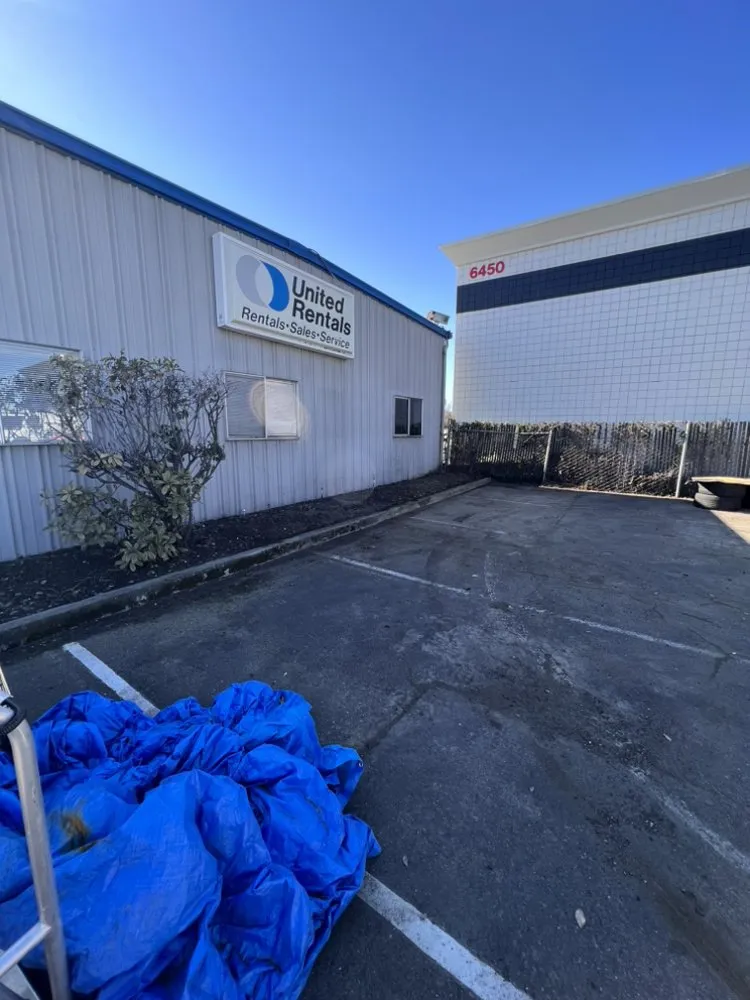 Expert residential landscaping in Tracy, CA by EZ Dump