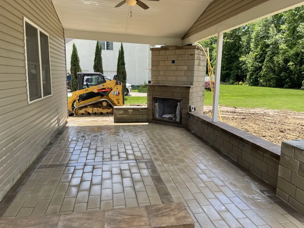 Professional outdoor landscaping for homes in Williamstown, NJ by EZ Hardscaping & Landscaping