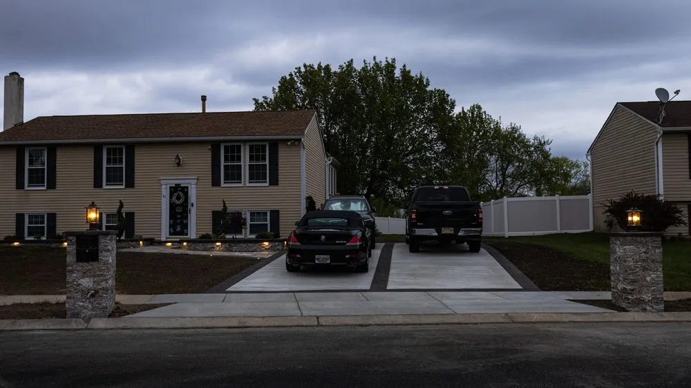 Affordable yard maintenance with custom design across Williamstown, NJ - EZ Hardscaping & Landscaping