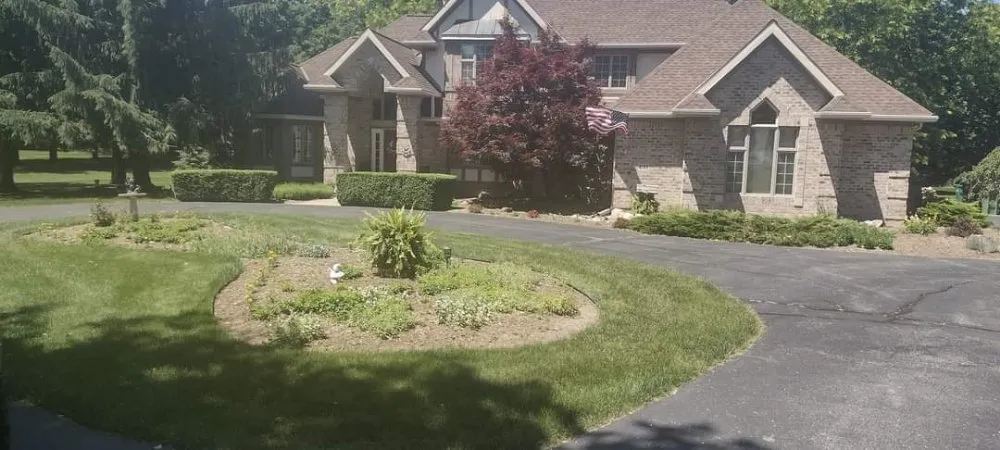 Top-rated yard maintenance in Lansing, MI by EZ Innovations