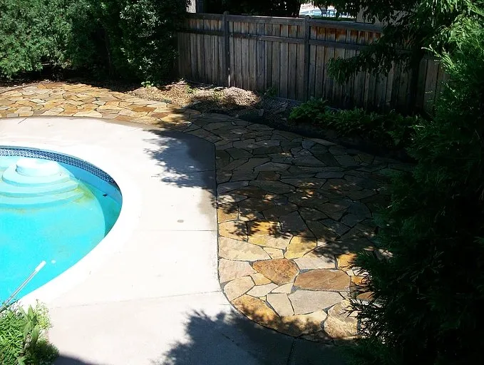 Professional yard cleanup service in Chanhassen, MN - EZ Landscaping