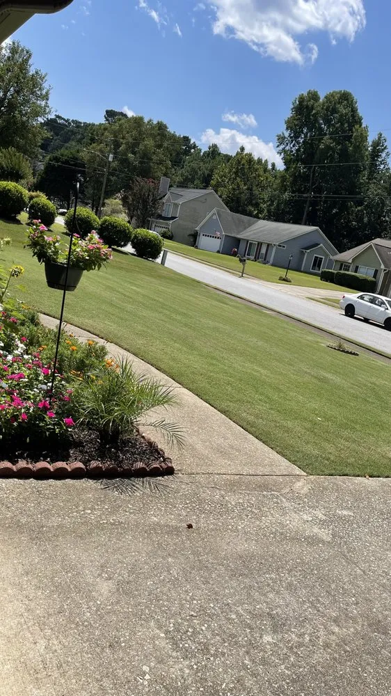 Top-rated garden landscaping with custom design across Lawrenceville, GA - Ez Landscaping