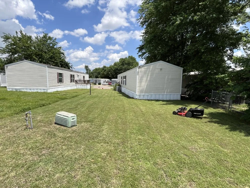 Local lawn care service experts serving Oklahoma City, OK - EZ Landscaping