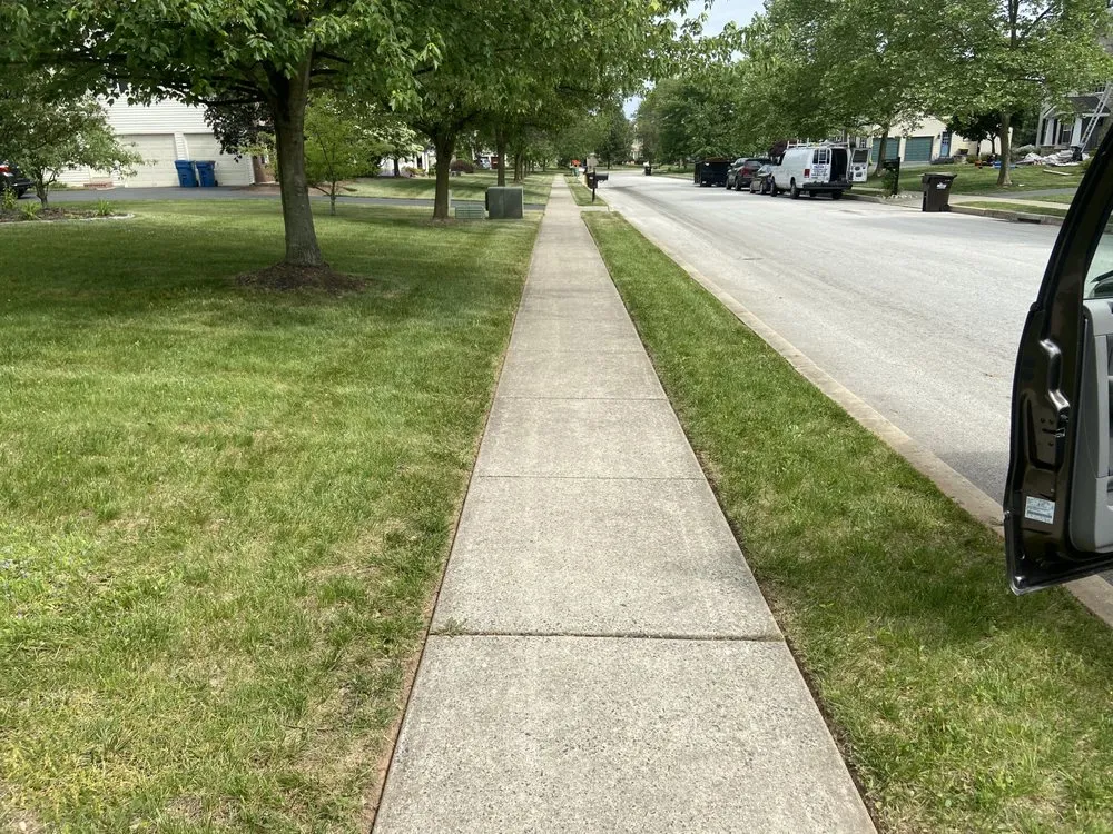 Expert lawn care service in Reading, PA by E&Z Lawncare