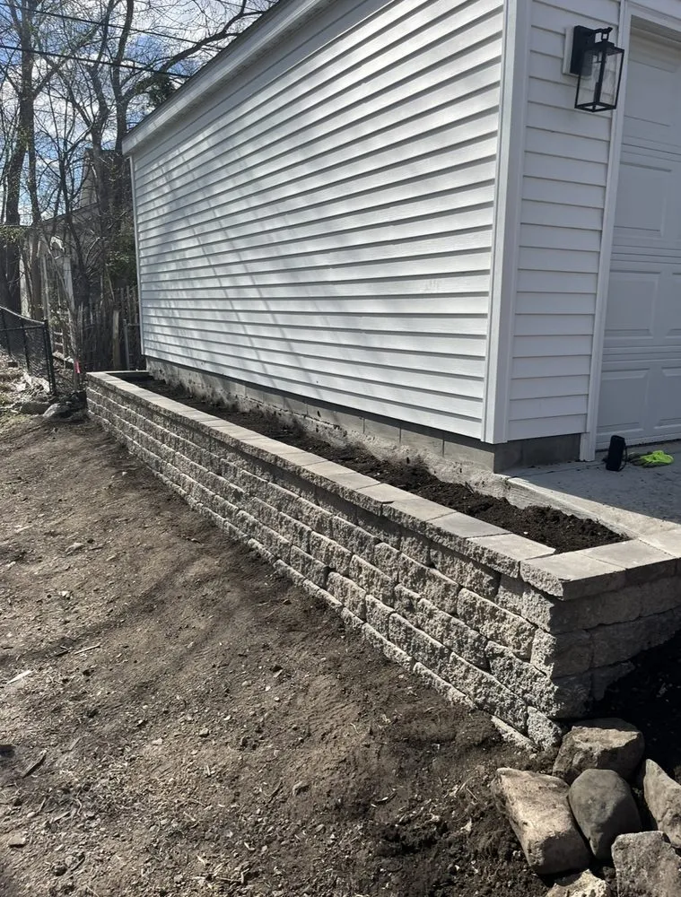 Affordable lawn care service experts serving Las Vegas, NV - EZ Outdoor Services