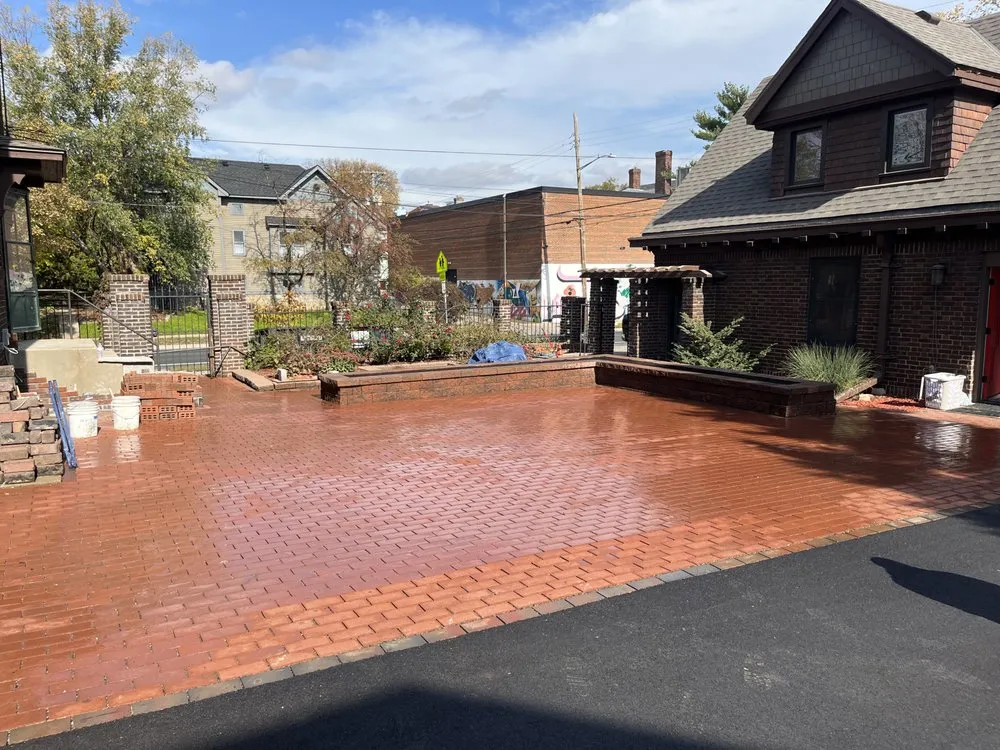 Custom outdoor landscaping experts serving Las Vegas, NV - EZ Outdoor Services