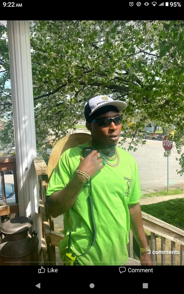 Custom lawn mowing service in Owensboro, KY - Ez Peezy's