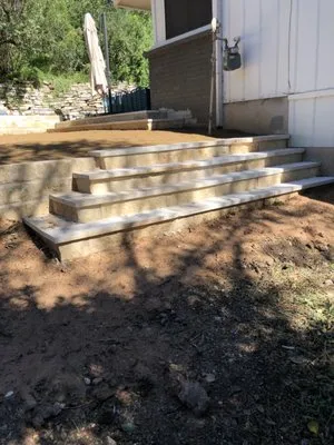 Eze quality Scapes Logo