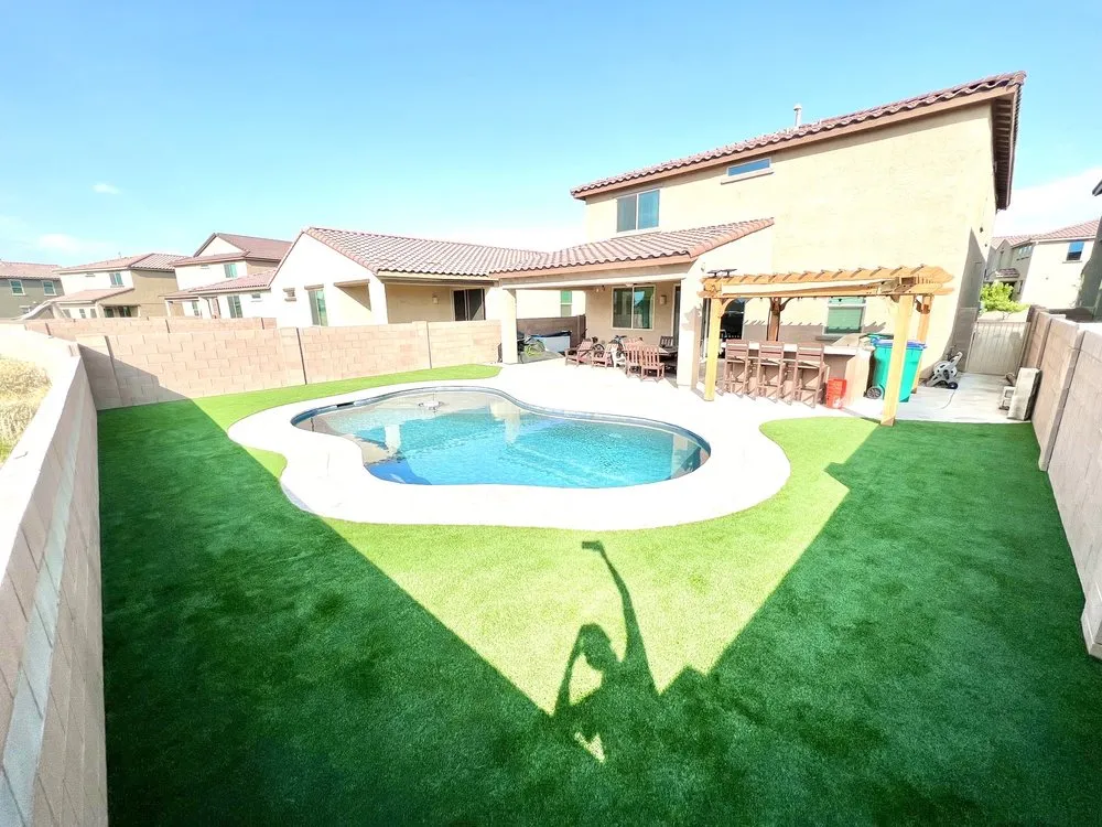 Reliable yard cleanup service in Tucson, AZ by EZKonstruction