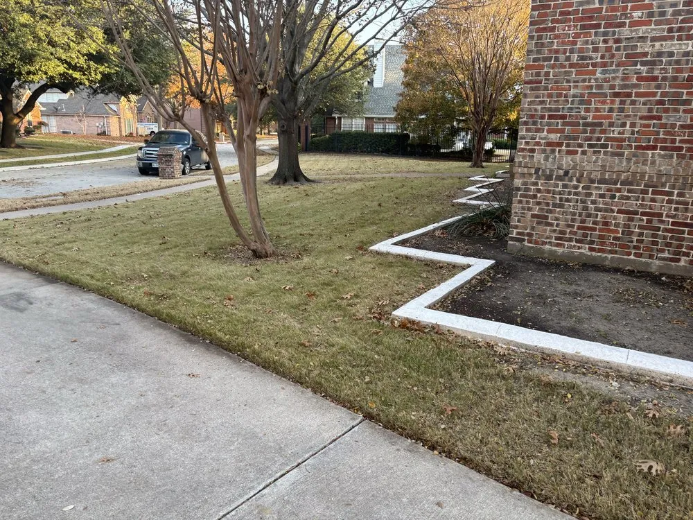 Trusted yard maintenance in Dallas, TX by Ezpz Lawn Care