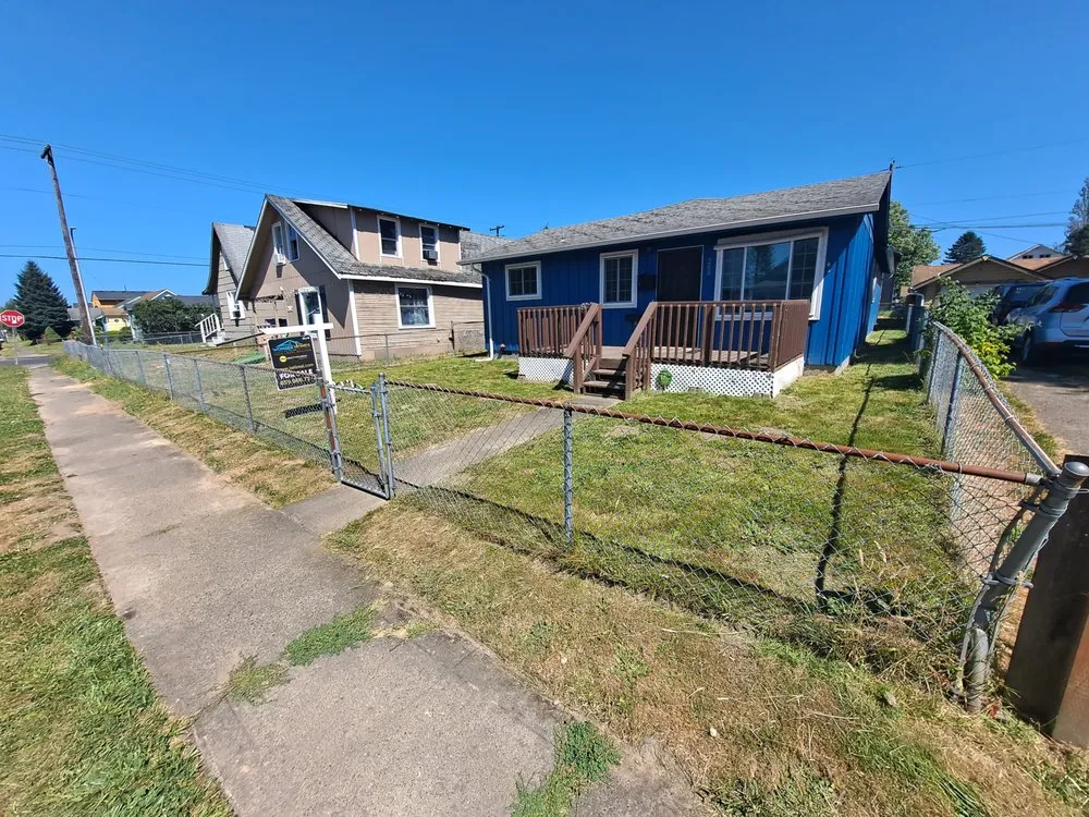 Expert residential landscaping with custom design across Longview, WA - Ezra & drews services