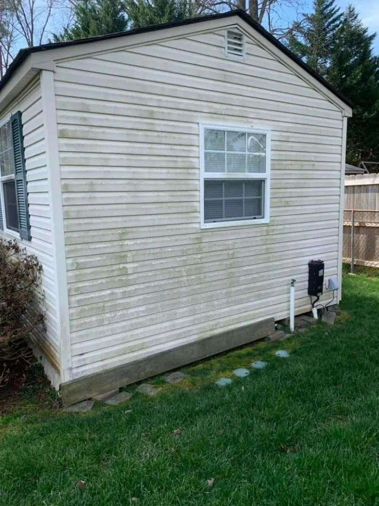 Top-rated landscaping services experts serving York, SC - Ezra's Home & Lawn Service's