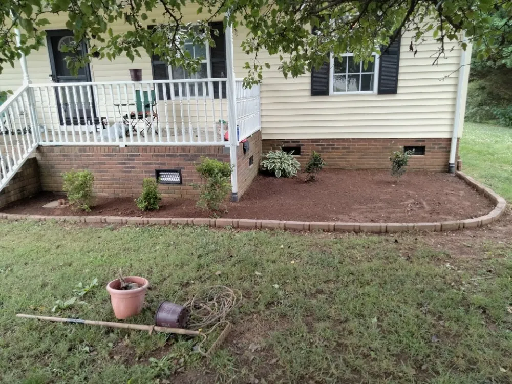 Professional landscape design experts serving York, SC - Ezra's Home & Lawn Service's