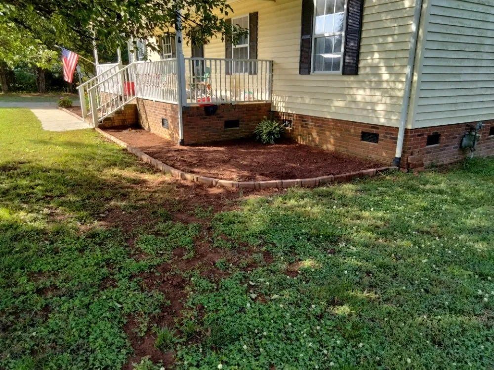 Local lawn mowing service in York, SC - Ezra's Home & Lawn Service's