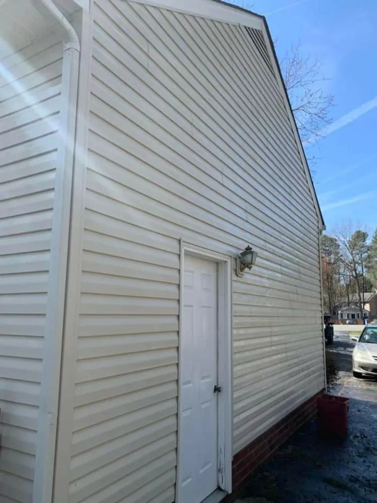 Expert lawn care service experts serving York, SC - Ezra's Home & Lawn Service's