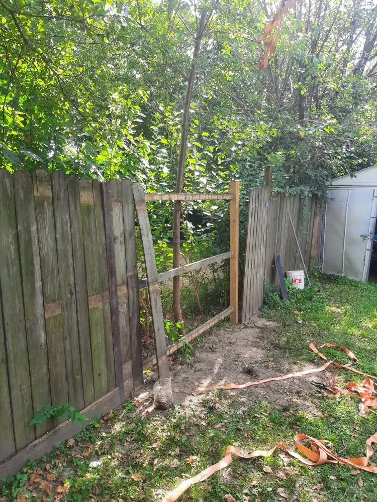 Local yard cleanup service experts serving Memphis, TN - EZ's Odd Jobs Handyman Service