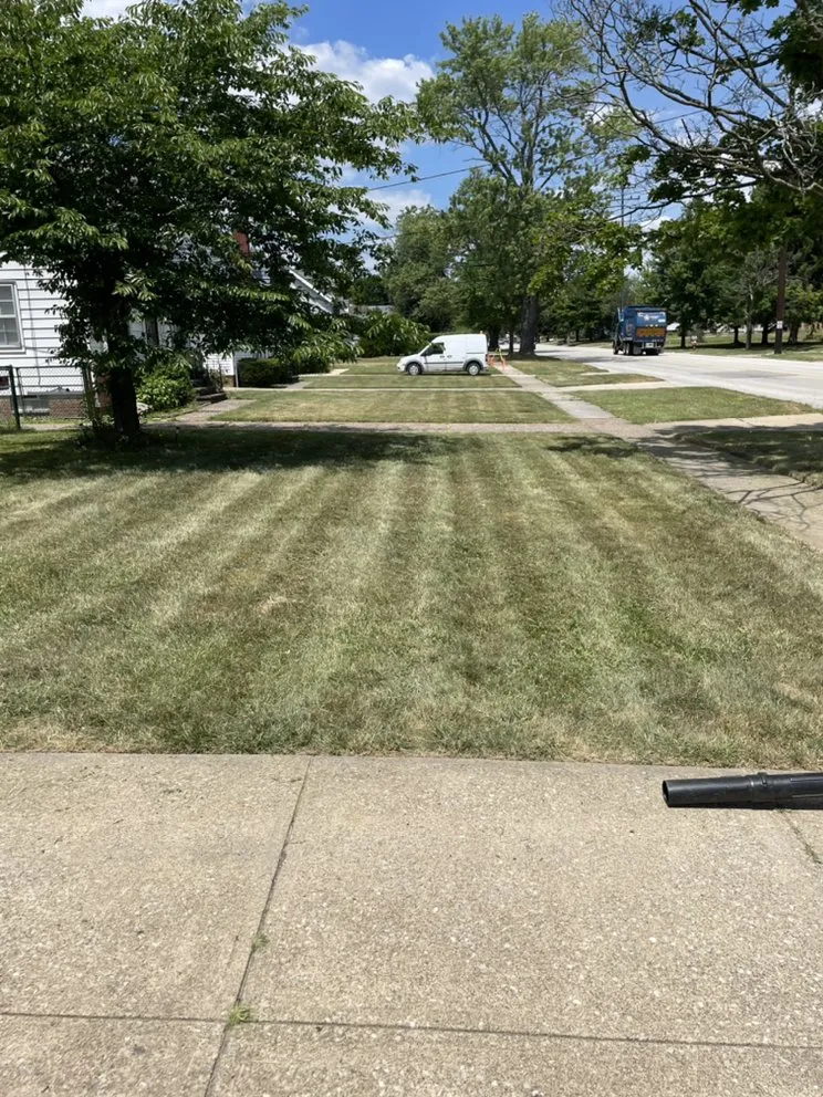 Professional lawn mowing service in Euclid, OH - EZWURK