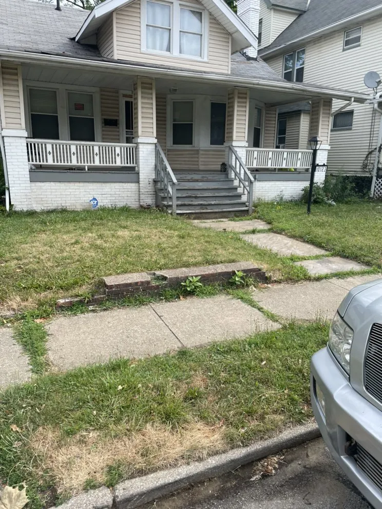 Local lawn care service experts serving Euclid, OH - EZWURK