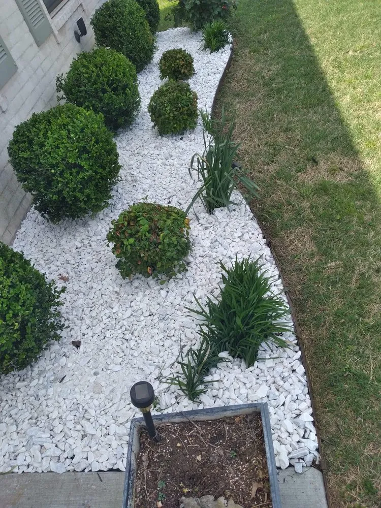 Custom garden landscaping in Rogers, AR - F & G Landscaping