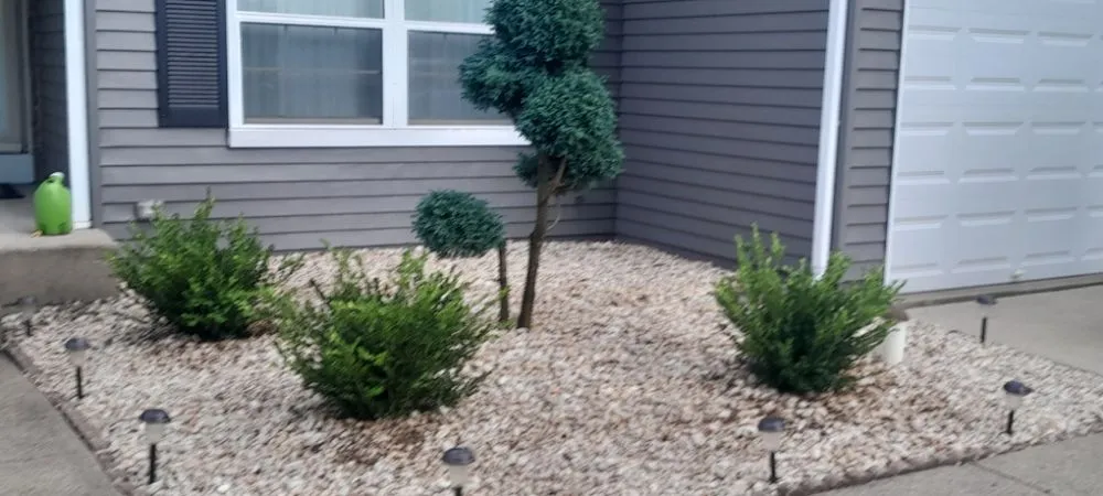 Professional garden landscaping experts serving Andalusia, PA - F Duran Services
