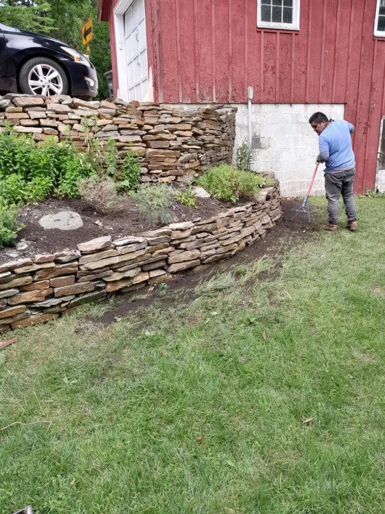 Custom yard cleanup service for beautiful yards in Andalusia, PA by F Duran Services