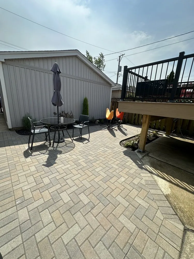 Custom landscape installation experts serving Chicago, IL - F Gomez Landscaping