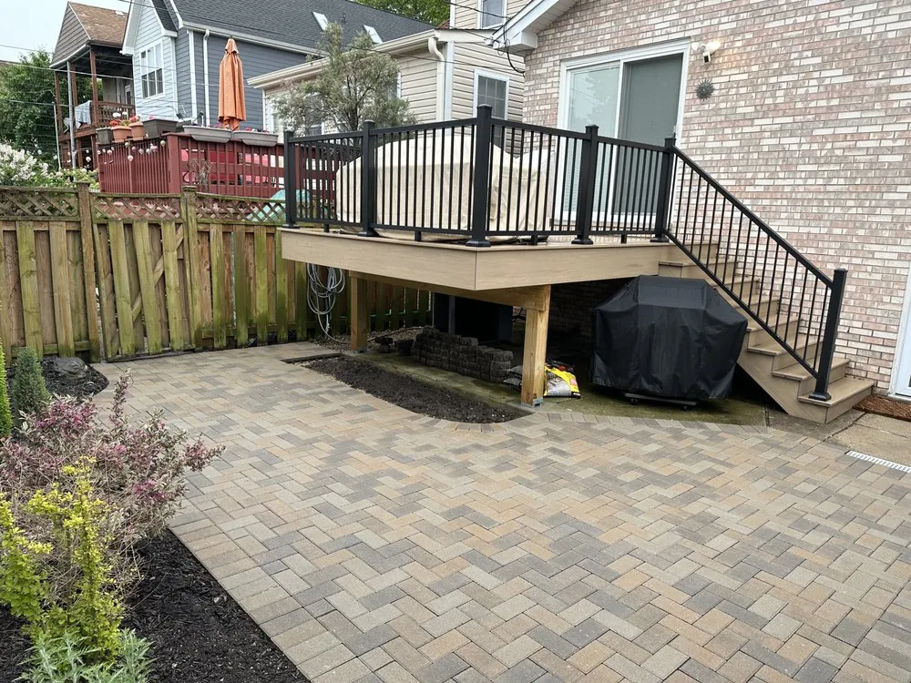Custom landscaping services with custom design across Chicago, IL - F Gomez Landscaping