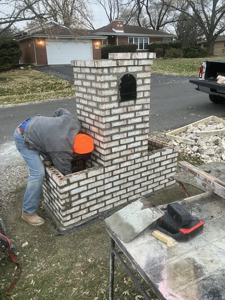 Top-rated garden landscaping with custom design across Hickory Hills, IL - F L V Quality Landscaping