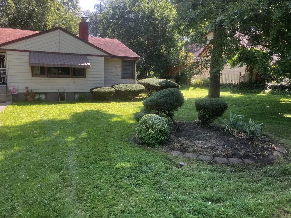 Local lawn mowing service experts serving Hickory Hills, IL - F L V Quality Landscaping