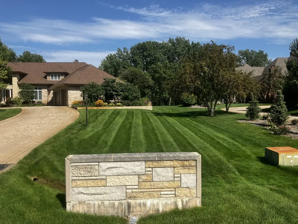 Top-rated garden landscaping experts serving Hickory Hills, IL - F L V Quality Landscaping