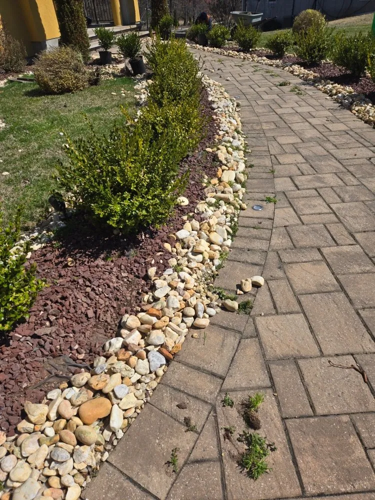 Trusted lawn mowing service in New Brunswick, NJ - F Quiroz Landscaping