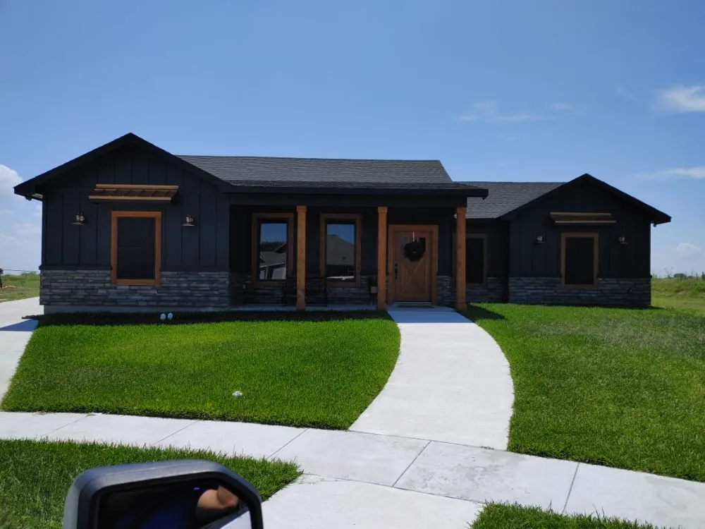 Reliable outdoor landscaping in Mission, TX - Fabian's Lawn Care And Home Repairs