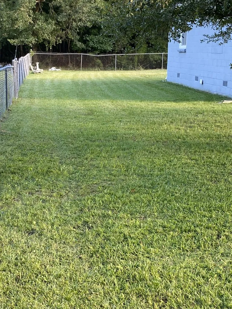 Custom outdoor landscaping in Ravenel, SC by Fair Kare Cuts & Trims