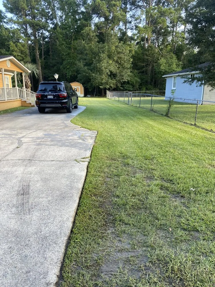 Expert lawn care service in Ravenel, SC by Fair Kare Cuts & Trims