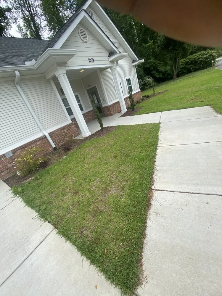 Affordable outdoor landscaping for homes in Ravenel, SC by Fair Kare Cuts & Trims