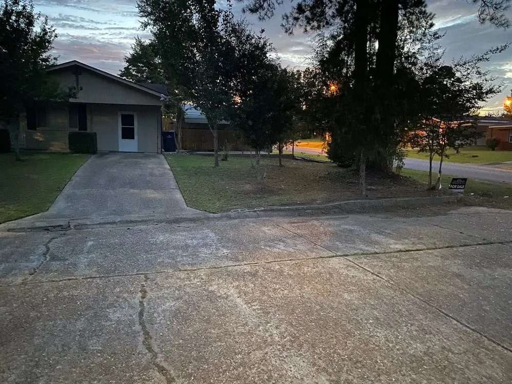 Trusted yard maintenance experts serving DeRidder, LA - Fair Lawn Service